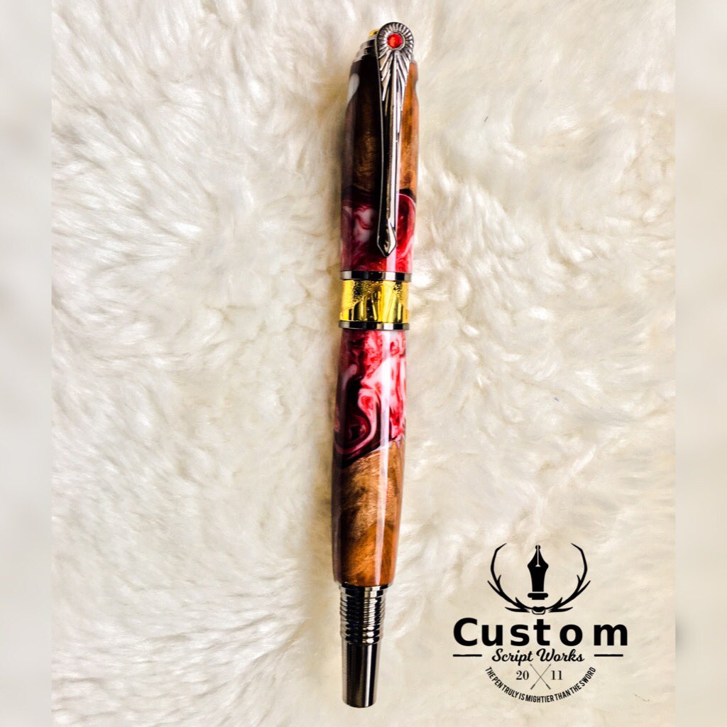 CScriptWorks's tweet image. One of our most #unique, luxurious creations to date that we’re sure you’ll #love . Magnificent burlwood infused with lavish crimson acrylic make this a work of near science fiction. 24k gold Schmidt medium tip. #YEGBusiness  goo.gl/71rBjb