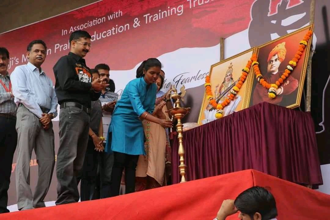 abvprpr's tweet photo. #MissionSahasi 
Women empowerment is not a buzzword for ABVP.Every karyakarta is taught to respect women as there mothers. First there Sequrity then there empowerment. https://t.co/dQ3leh3yrb