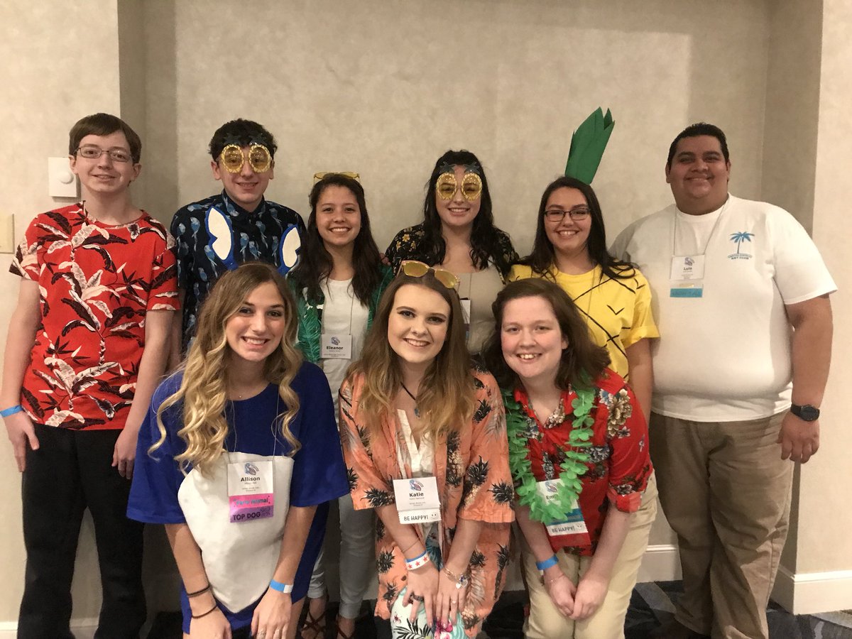 JWHSKeyClub's tweet photo. Dcon festivities 🦀🦀 https://t.co/iSmNP8Hsr0