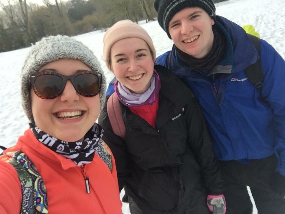 On to the next challenge...walking 26 miles in yesterday’s snow for <a href="/WaterAidUK/">WaterAid UK 💦</a>!! 15 miles down and eating lunch in #Winchester. Please sponsor us!! justgiving.com/fundraising/wi…
With <a href="/katie_whyte/">Katie 🦒</a> and @EllenKulik
