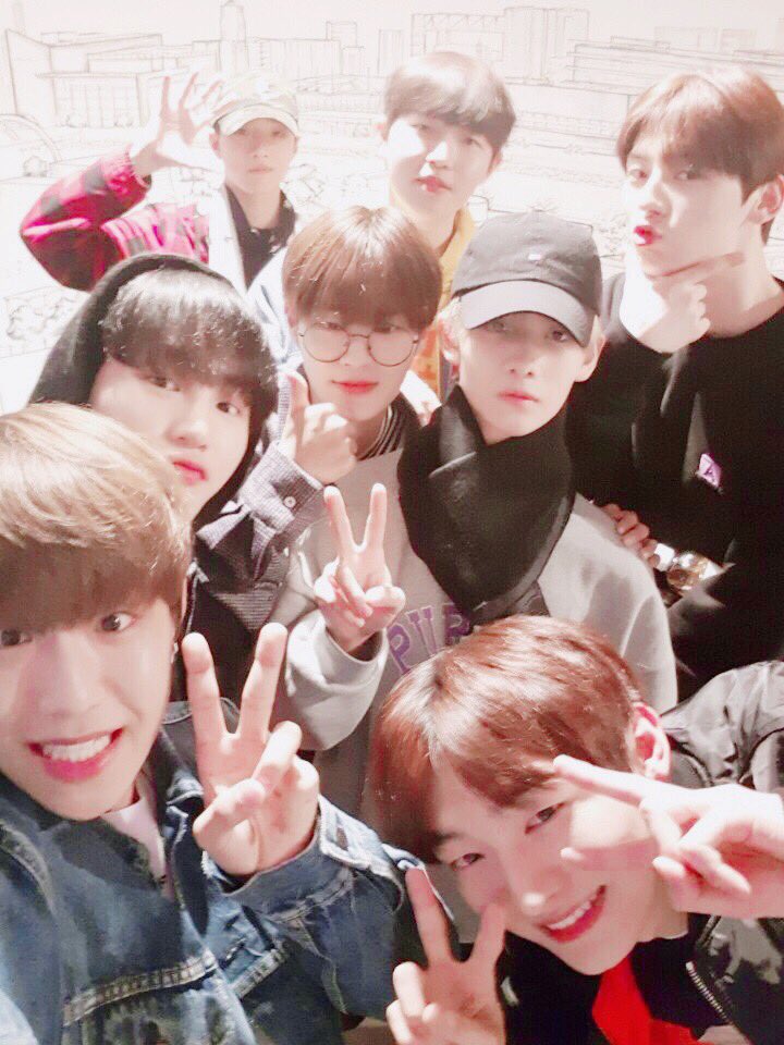 WannaOne_twt tweet picture