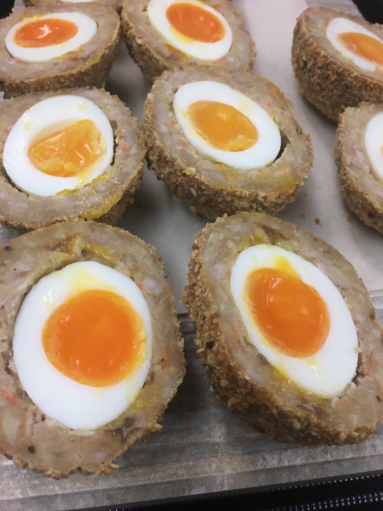 Another day of snow perfect for stocking up on delicious #local produce and supporting great independent shops of #Sheffield like @UrbanPantryDeli