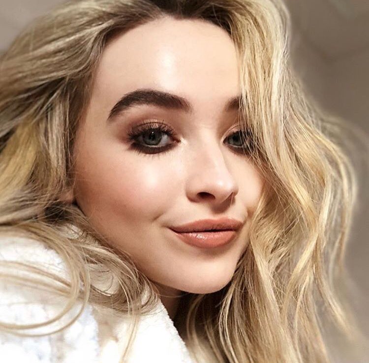 Sabrina Carpenter. 