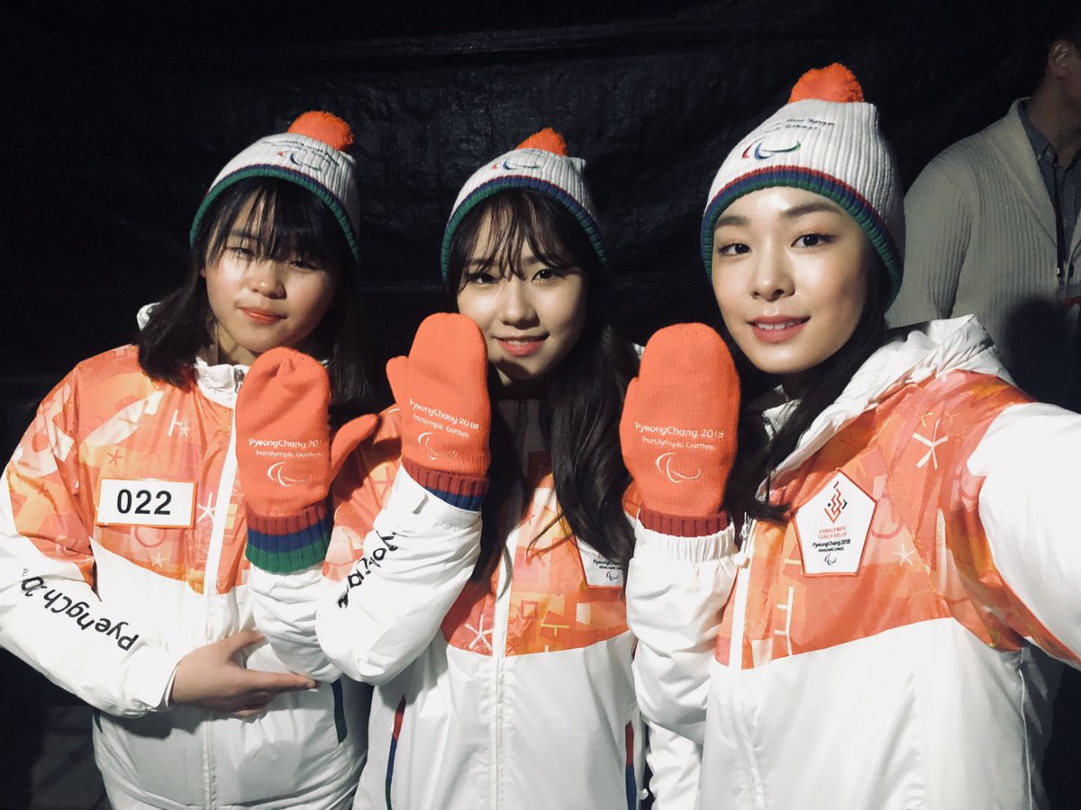 방금 전 합화식 이후 성화봉송 주자로 뛴 김연아 홍보대사와 최다빈 선수, 그리고 크로스컨트리 스키 꿈나무 봉현채 선수! 😃☺️😘✔️3월 9일 평창에 닿을 때까지 계속되는 패럴림픽 성화봉송, 여러분도 함께 응원해주세요!🔥#PyeongChang2018 #2018평창 #Paralympics  #패럴림픽