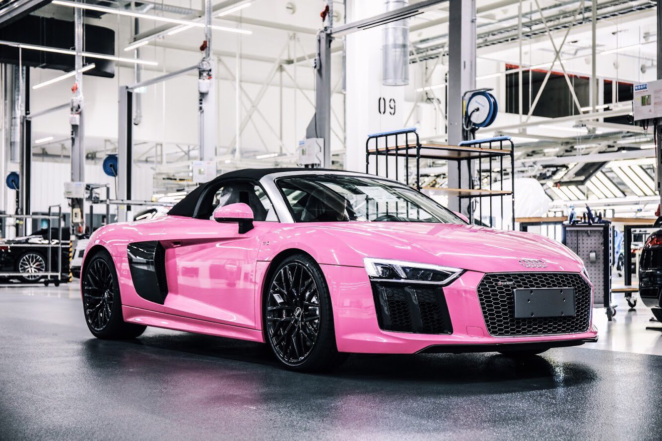 Audi Japan アウディジャパン Audi の桃の節句は ピンクのr8を飾りつけ ひなまつり 写真は海外仕様車です T Co 9sbpqjp8oj Twitter