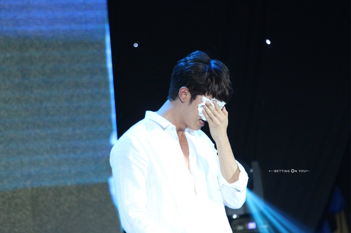 bbettingonYou's tweet photo. ถ่ายต่อไม่ได้ น้ำตาไหลจนมือสั่น 😭

@gxxod4 #ก็อตอิทธิพัทธ์ 
#1stSummerGreetMeetGxxod https://t.co/whGini28Dg