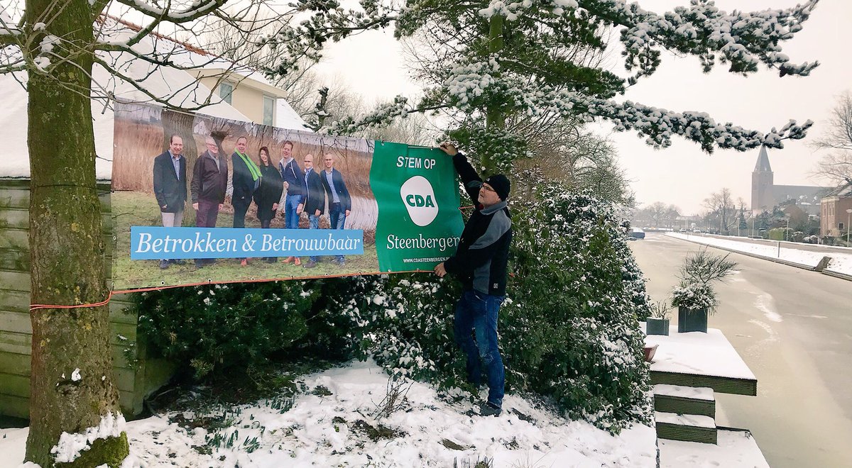 CDATeam0167's tweet photo. Ook vandaag is ons campagneteam weer druk bezig en dat in een mooi wit winterlandschap.☃️❄️☃️❄️
#CDA #GR2018 #Steenbergen #HeelSteenbergenStemt #Team0167 https://t.co/KNDrwMKRKP