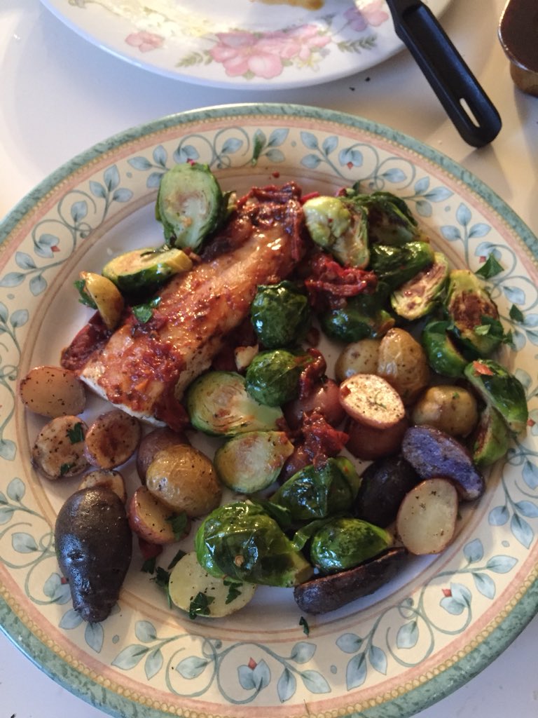 Spiked_Cheetah's tweet photo. Hey @GordonRamsay it’s my first time cooking ever, and I wanted to see what u thought. https://t.co/lMznaTV5gH