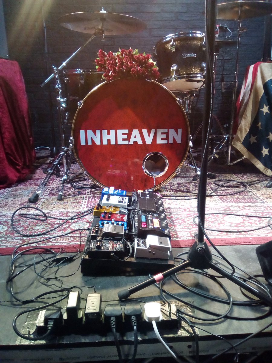 RizerMagazine's tweet image. At the @inheaven instore at @drmartens with @JeffMoh8 and @hispiche @UKNikon  #bootstore gig. #heritagelabel #punkfootwear
#livemusic…