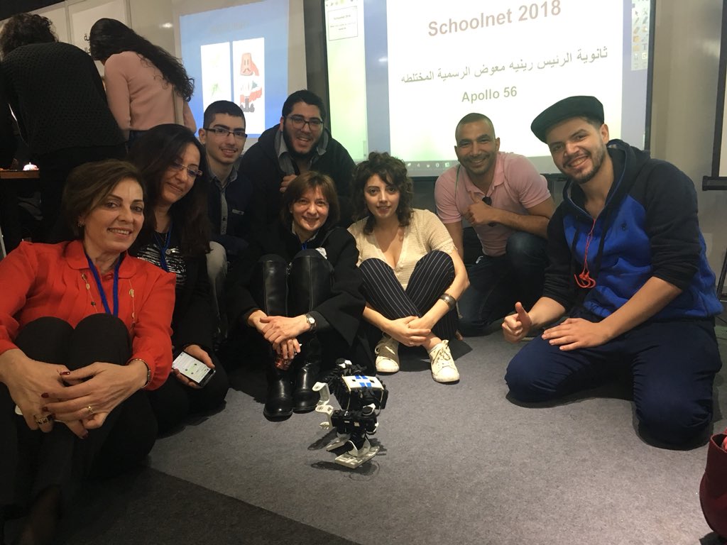 aline_Lteif's tweet photo. #fyarak # EDEX2018 #MEHE Schoolnet 2018 ثانوية رينيه معوض الرسمية تعرض الروبوت المدرسي. https://t.co/iu7KdZWM71