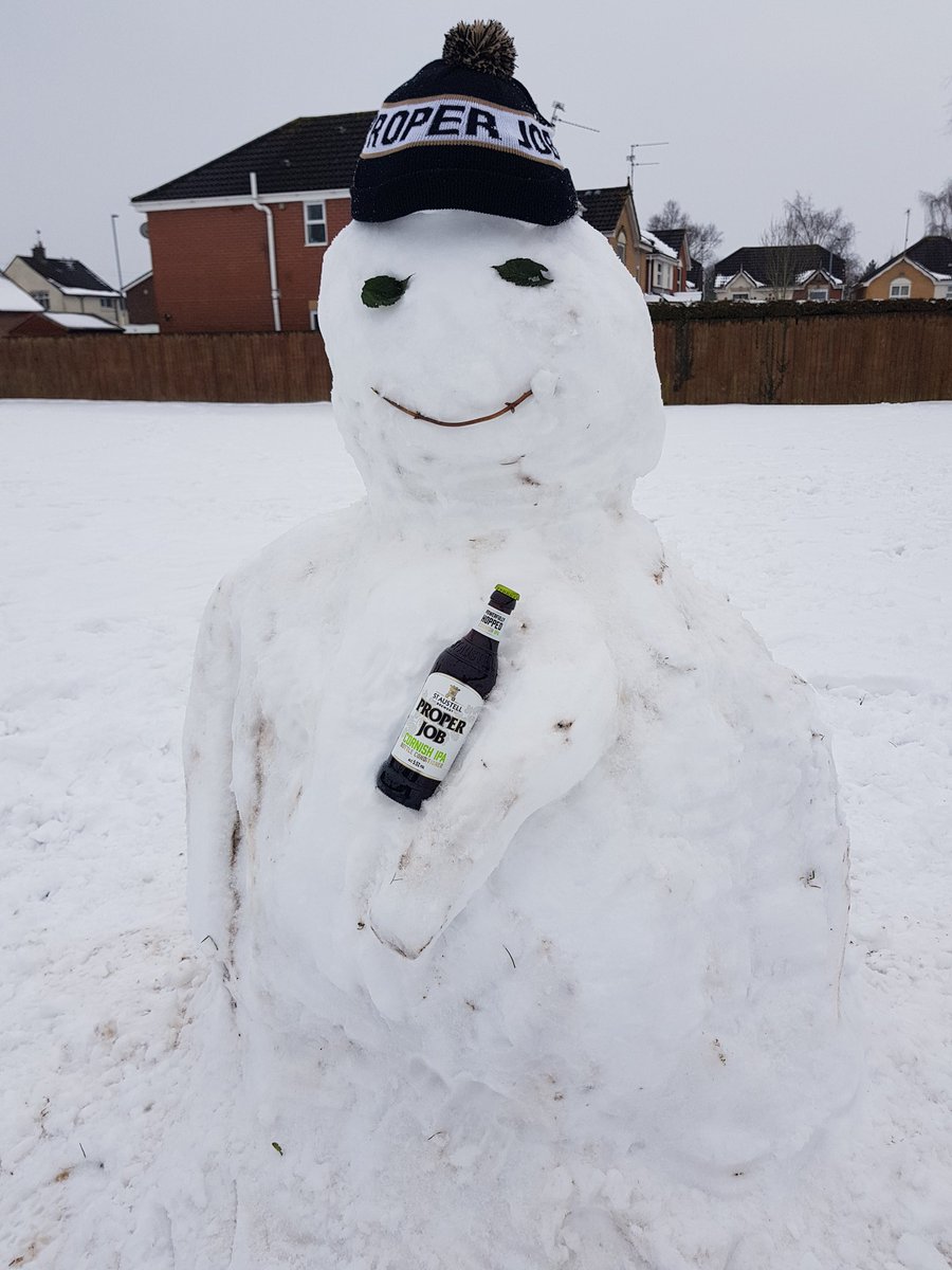 Although his days may be numbered, #BigThaw, this #SnowMan will #die with a #Smile on his face ⛄😊👍 @StAustellBrew @properjobale #properjobale #ProperJobAmbassadors