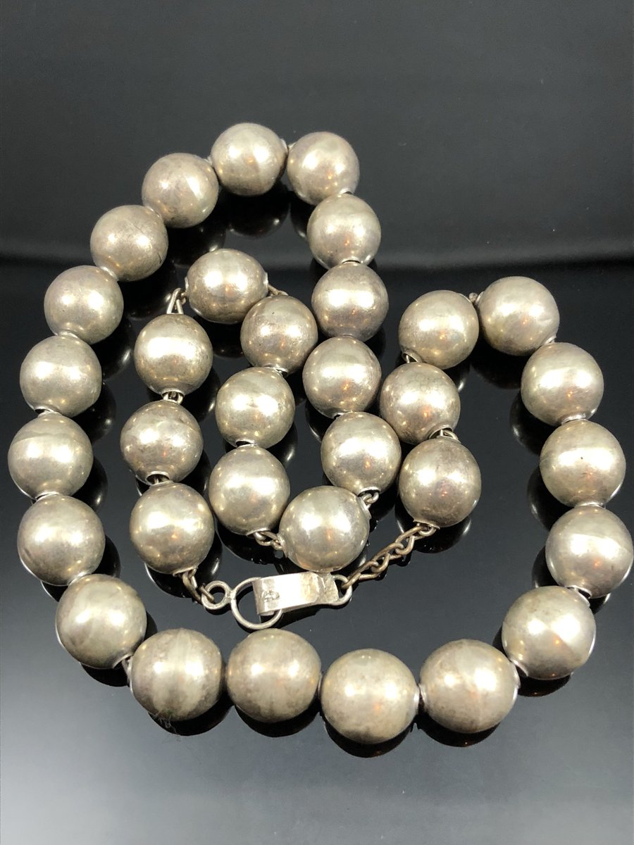FineVintageLife's tweet photo. Vintage Sterling Silver Native Navajo Old Pawn Pearl Bench Bead Necklace
#sterlingsilverjewelry #finejewelry #nativejewelry #benchbeads #pearlbeads #handmade #vintage #antique #sterling #jewelry #finevintagelife
https://t.co/HZR2VUAvSv https://t.co/CkHduiffQy
