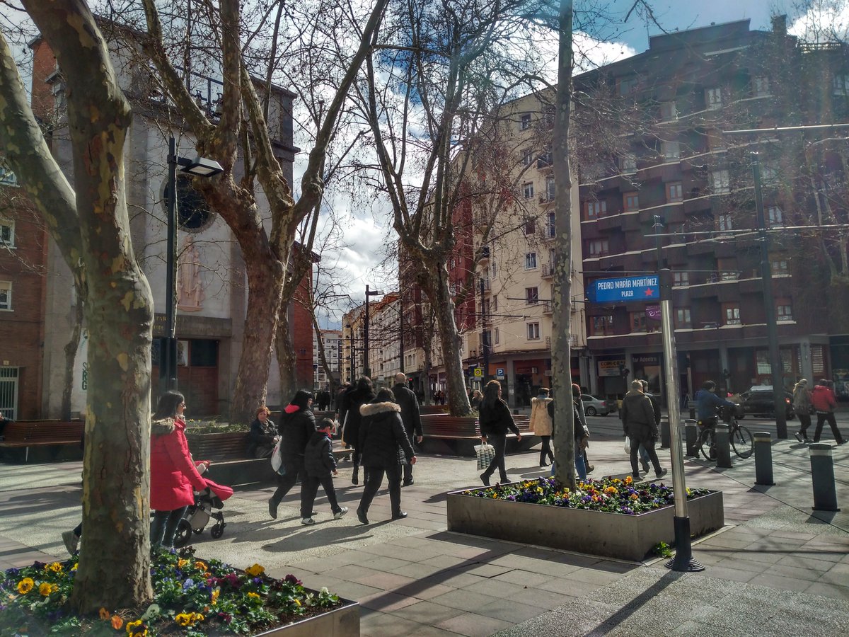 Francisco, Romualdo, José, Pedro María eta Bienvenido gogoan...

HERRIAK SALBATUKO DU HERRIA!