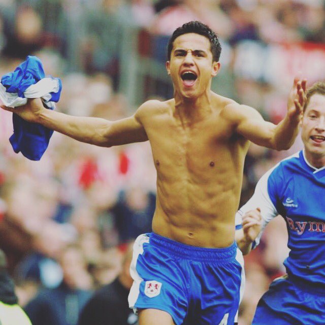 Off to The Den to watch Australia’s GOAT <a href="/Tim_Cahill/">Tim Cahill AO</a> strut his stuff again! Bit cold for this celebration today? ❄️💪🇦🇺 #timcahill #legend #socceroos #millwall #roadtoworldcup #russia2018