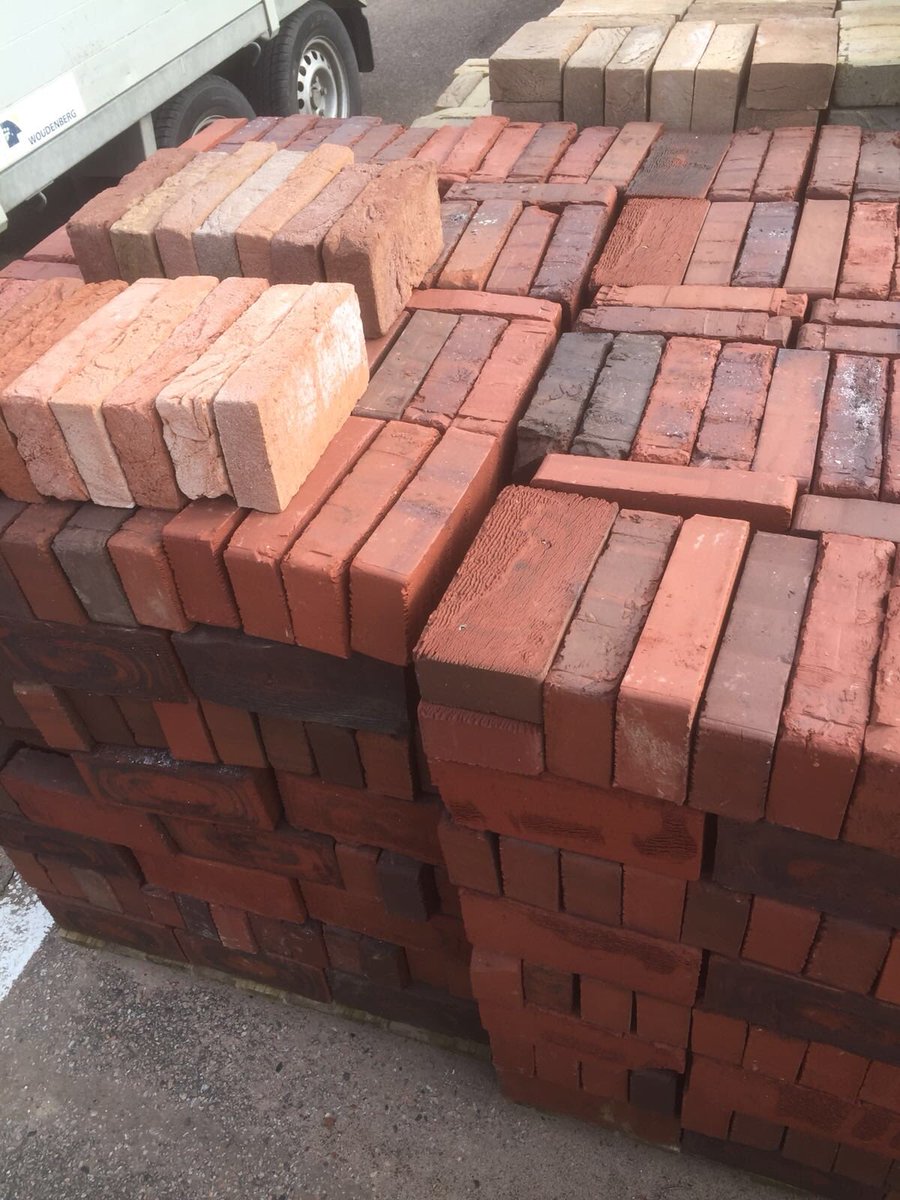 RavesteynGevel's tweet photo. Interessante en leuke rondleiding gehad bij steenfabriek zilverschoon in Randwijk. https://t.co/IfnsSZbtNq