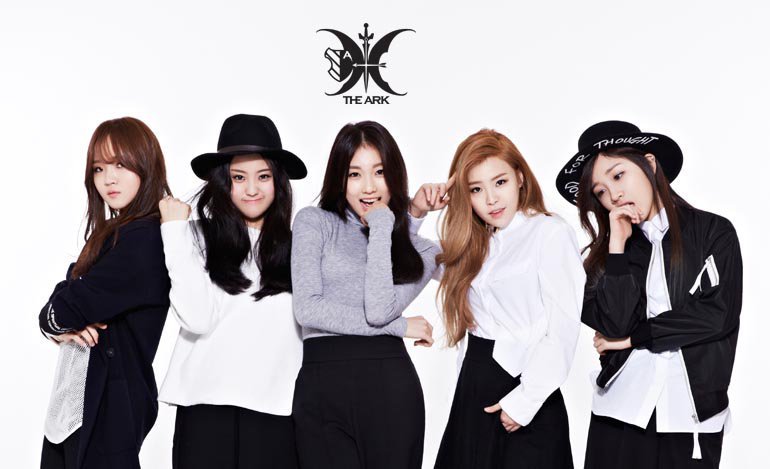 [soompi] แปล: #TheArk อันเป็นที่รักของเรา แต่เป็นที่เดบิวต์ในระยะสั้นๆ ได้เซอร์ไพรซ์แฟนๆ โดยการแชร์วิดีโอในห้องซ้อม ซูจีและมินจูได้อัพโหลดลงใน ไอจี ดูเหมือนเป็นช่วงเวลาที่สวยงามที่พวกเขาได้เต้นเพลง Love Scenario (iKON) ร่วมกัน