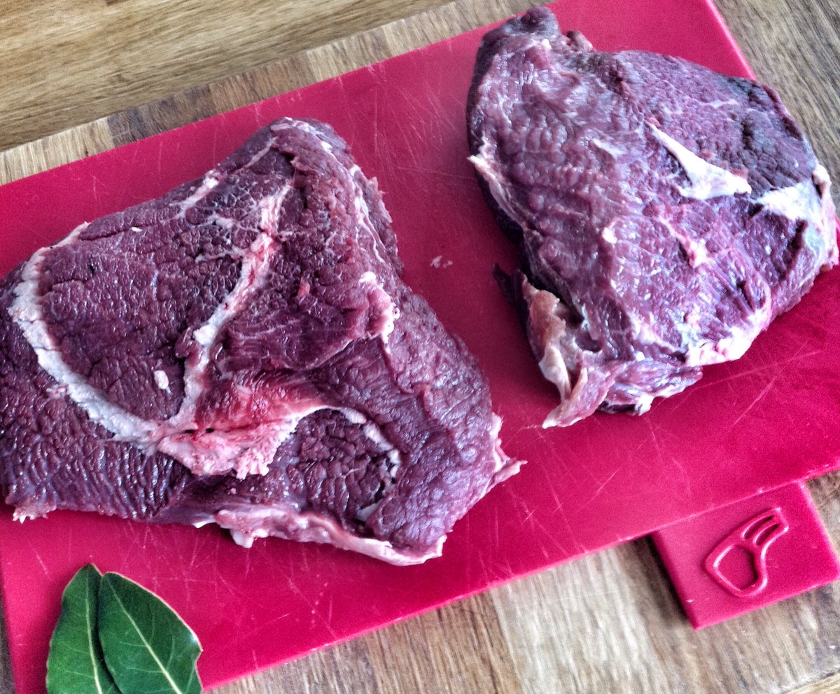 This is happening for tea. Couple of ox cheeks from <a href="/RedBankFarmShop/">RedBankFarmShop</a> going in......thecooktwit.co.uk/2014/02/09/bra…