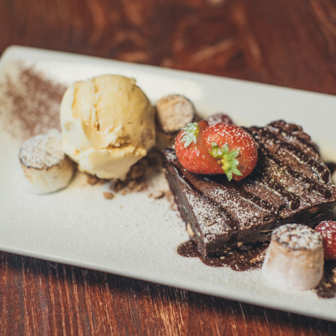Sometimes you just need chocolate on cold days like these 🍫 ⛄ . Check out our new range of Desserts on the menu - from our Chocolate Tart with Boozy Cherries, to Orange and Almond Cake, yum! 😍 

01483 810360 | thecyderhouseinn.co.uk