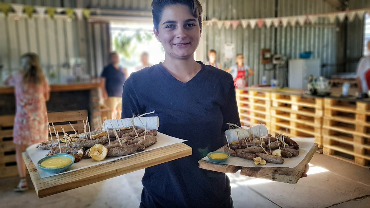 gotravelbug's tweet photo. Middelburg #easterncape #mdbcelebritycookoff2018 kicked of with @louzellombard and @lanilombard_ making yummy warthog sausages. #MKR2018 @mykitchenrules #MKRsa @travelopulent @deoudehuize @livingitupct @Monique_PR_ @EagerJourneys @AnjeRautenbach @DiBrown5 https://t.co/r35J9oBOYa