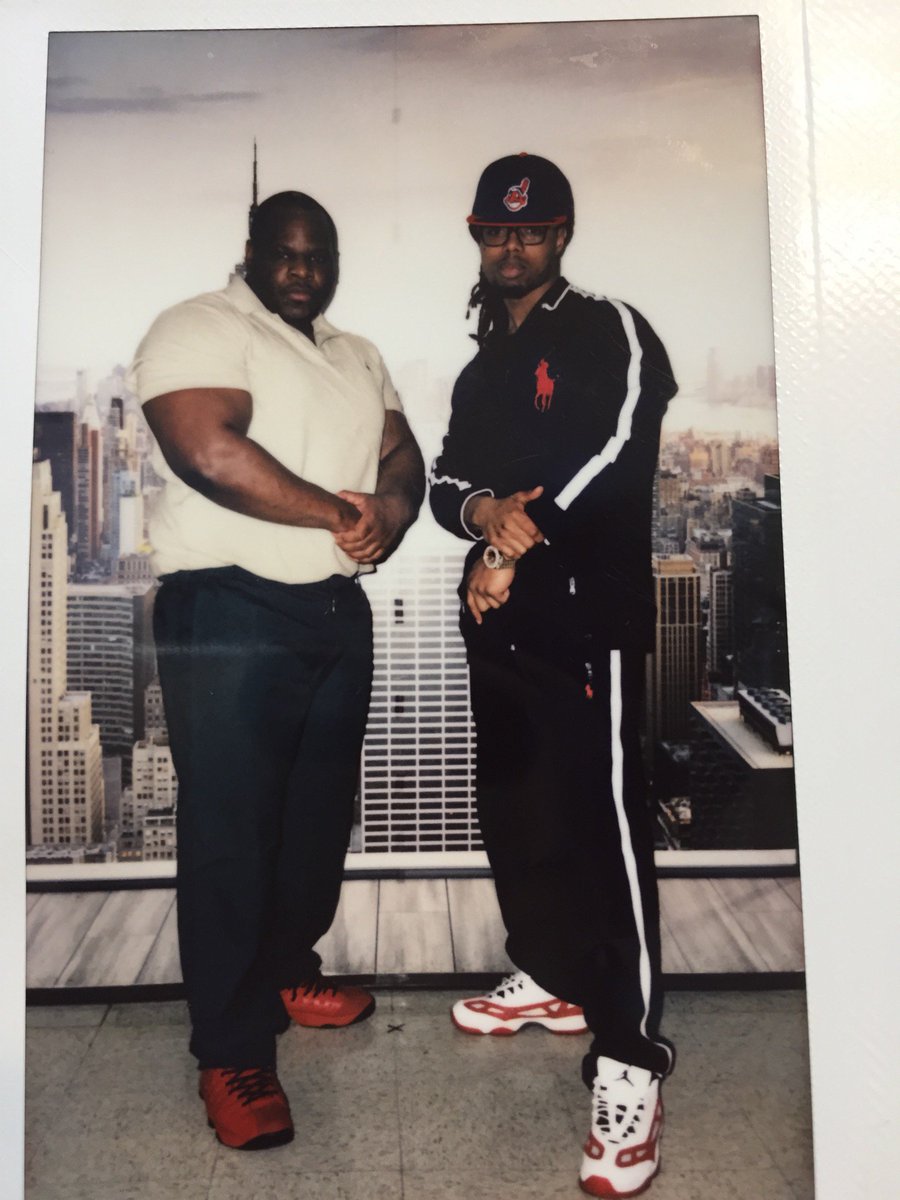 PdashBackslash's tweet photo. Never forget homies on lock... #OurGeneration #GK2TheTre #BigFooling #NoNewKin #Side2Side
#Back2Back #Bully2Billy #2Titans 🎯🎯🎯
#NowWatchMyNextMove
#WorldwideGangstaShit #BullyFam https://t.co/cUTE9OqLBH