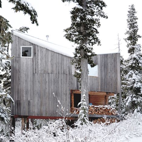ChesterFieldsVI's tweet photo. A little cabin porn for your Saturday enjoyment. By #scottandscottarchitects based in Vancouver. They've done several amazing projects on Vancouver Island, including most recently a single family residence in Fernwood...keep an eye out for that one. https://t.co/mpsIMPTgME https://t.co/qLx6SDkS39