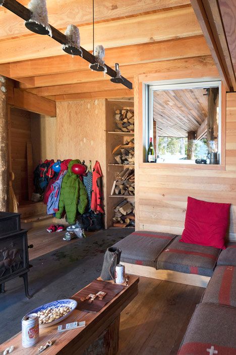 ChesterFieldsVI's tweet photo. A little cabin porn for your Saturday enjoyment. By #scottandscottarchitects based in Vancouver. They've done several amazing projects on Vancouver Island, including most recently a single family residence in Fernwood...keep an eye out for that one. https://t.co/mpsIMPTgME https://t.co/qLx6SDkS39