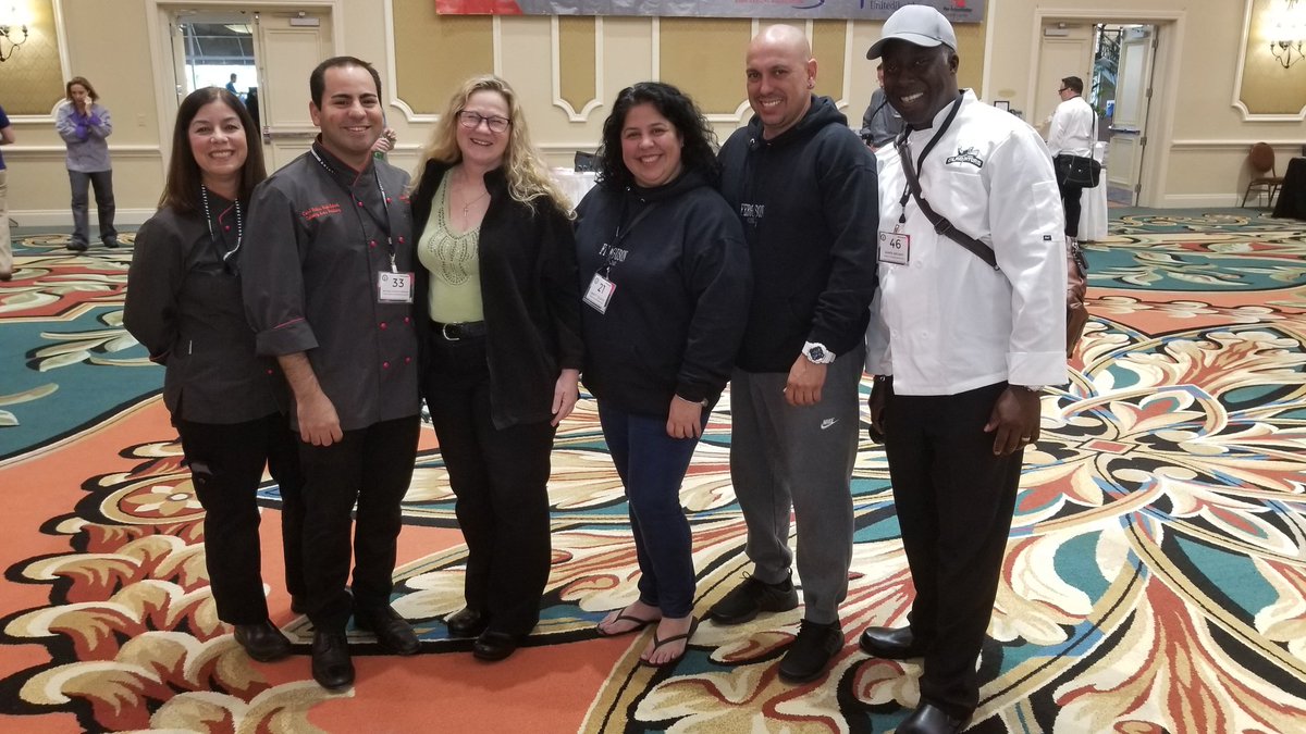 Janett159's tweet photo. Competition Ready! #FLProStart #Ferguson culinary #CTEteachers #thankyouchilis #culinarycompetitionseason @ProStart @FergusonSHS @CTEMiami @fergusonfccla @NAFCareerAcads @NAFMiami @Chilis https://t.co/j4EoerwqFN