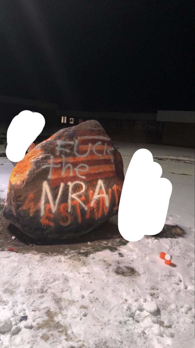 andrealeachking's tweet photo. @eveskittlez @_VictoriaBrock_ @RushlowSydney @meredithberry22 @AudriChenoweth @Sydney_Bowler @Errrmily_Simone THIS IS NOT PEACEFUL https://t.co/veCJfputqK