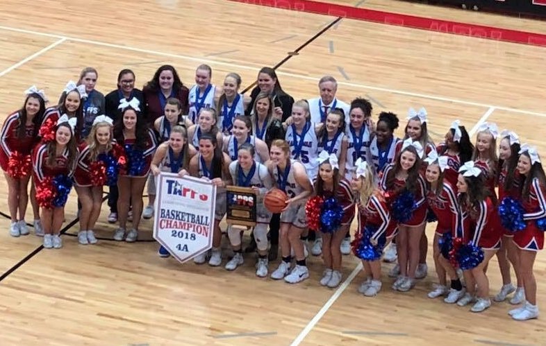 ericarymell's tweet photo. Lily’s very last event in which she cheered was for the LCCS girl state champs! Could it be any better? ❤️💙 @clarekroh https://t.co/1tral7KMAH