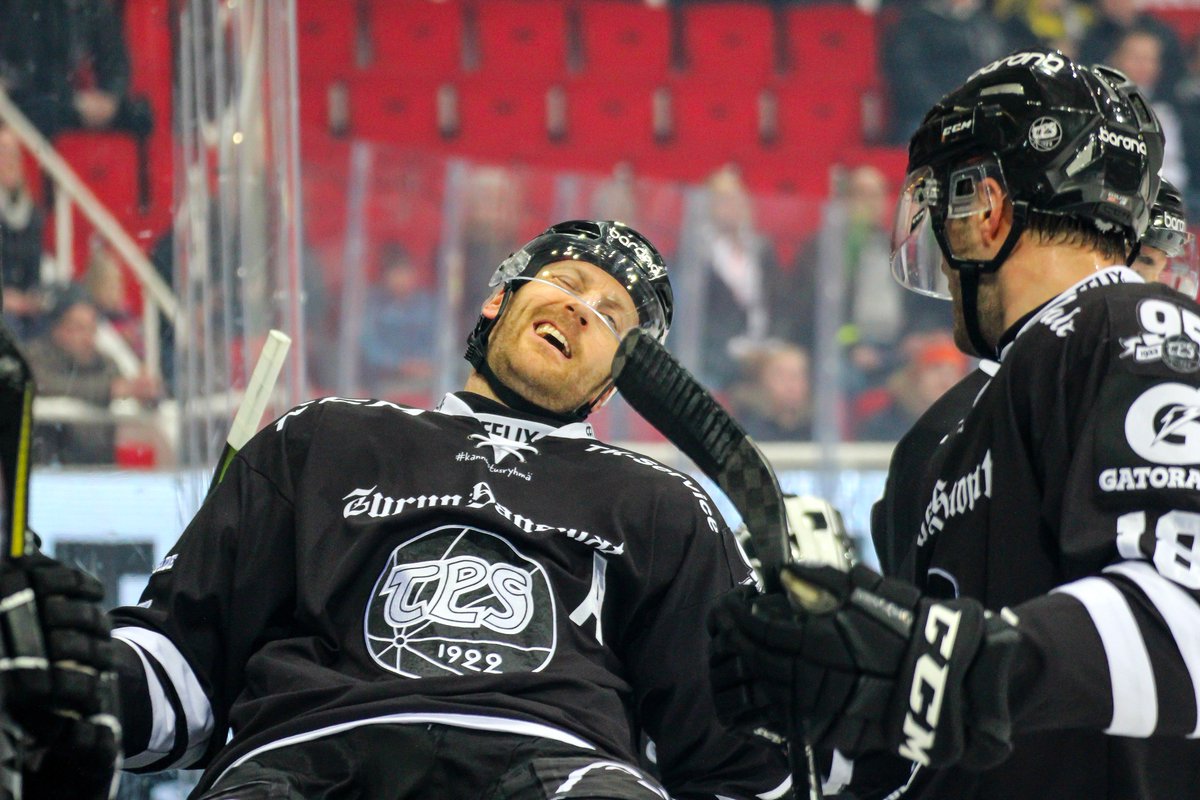 Tiina_P's tweet photo. "HÄRREGUD, vilken match!" #HCTPS #Liiga #Tallen https://t.co/YnyAMrAG9d