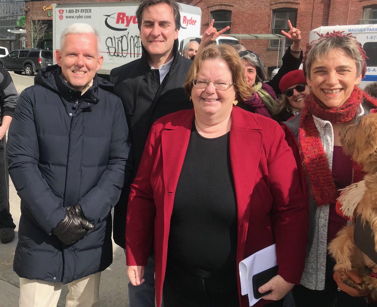 JimmyVanBramer's tweet photo. Proud to join the #LIC community and my colleagues in government this afternoon on 44th drive to echo residents demands for a more livable and sustainable community! Congrats to all the organizers. https://t.co/Tth3Blrl7d