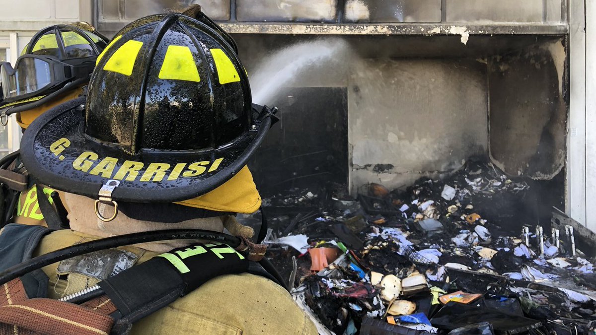 Firefighters battle blaze at Deerfield Beach building bit.ly/2FQfoJN https://t.co/4pJr2Kwaow