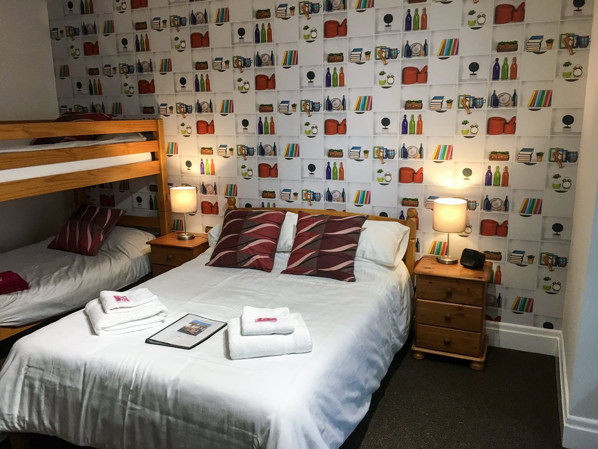 willowdenescarb's tweet photo. Our large family room (2 adults &amp; 2 children) has had a make over......
#WillowDeneGuestHouse #Scarborough #NorthBay #NorthYorkshire #FamilyFriendly #LGBTFriendly #DogFriendly #VisitScarborough #VisitYorkshire https://t.co/QdBg892gyo