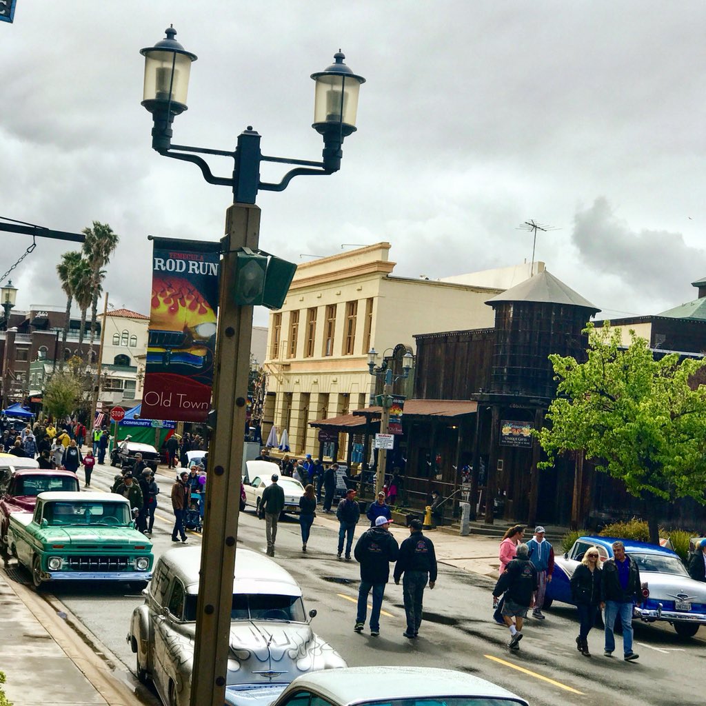 Temecula_HR's tweet image. A little 🌧 isn’t stopping visitors to the Temecula Rod Run! @visittemecula @TemeculaRodRun @cityoftemecula #rodrun #temecula #event #weekend #travel #ifwtwa