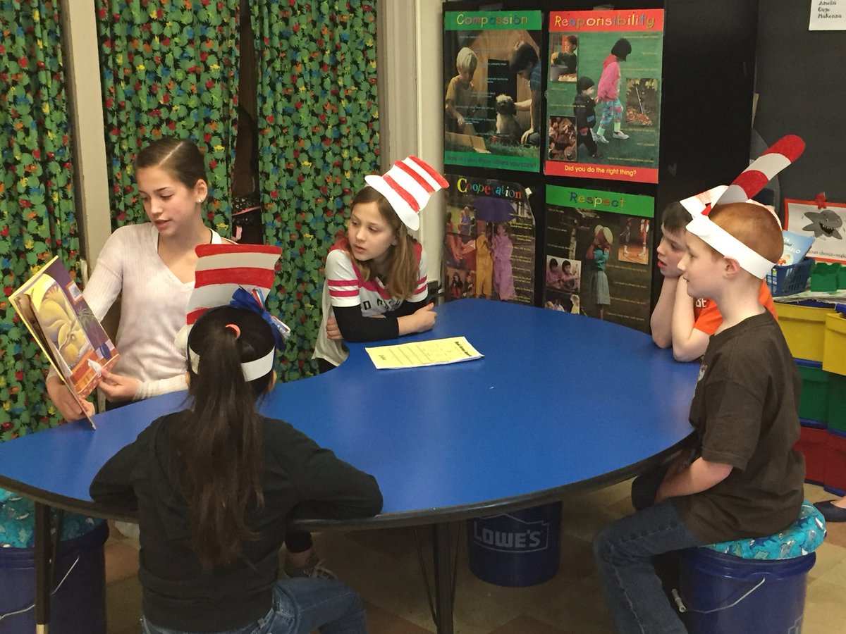Mrs_Misera's tweet photo. A fun day of reading!
Thanks to the OMS students who helped us celebrate Read Across America day.
#sharksswimtogether https://t.co/Fvj0H7eV5z