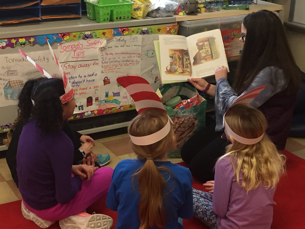 Mrs_Misera's tweet photo. A fun day of reading!
Thanks to the OMS students who helped us celebrate Read Across America day.
#sharksswimtogether https://t.co/Fvj0H7eV5z