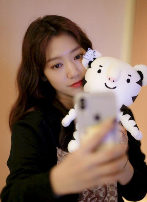 parkshinhyepics's tweet photo. Park Shin Hye x Visa at the PyeongChang 2018 Olympics https://t.co/ZxJ04WkbLf