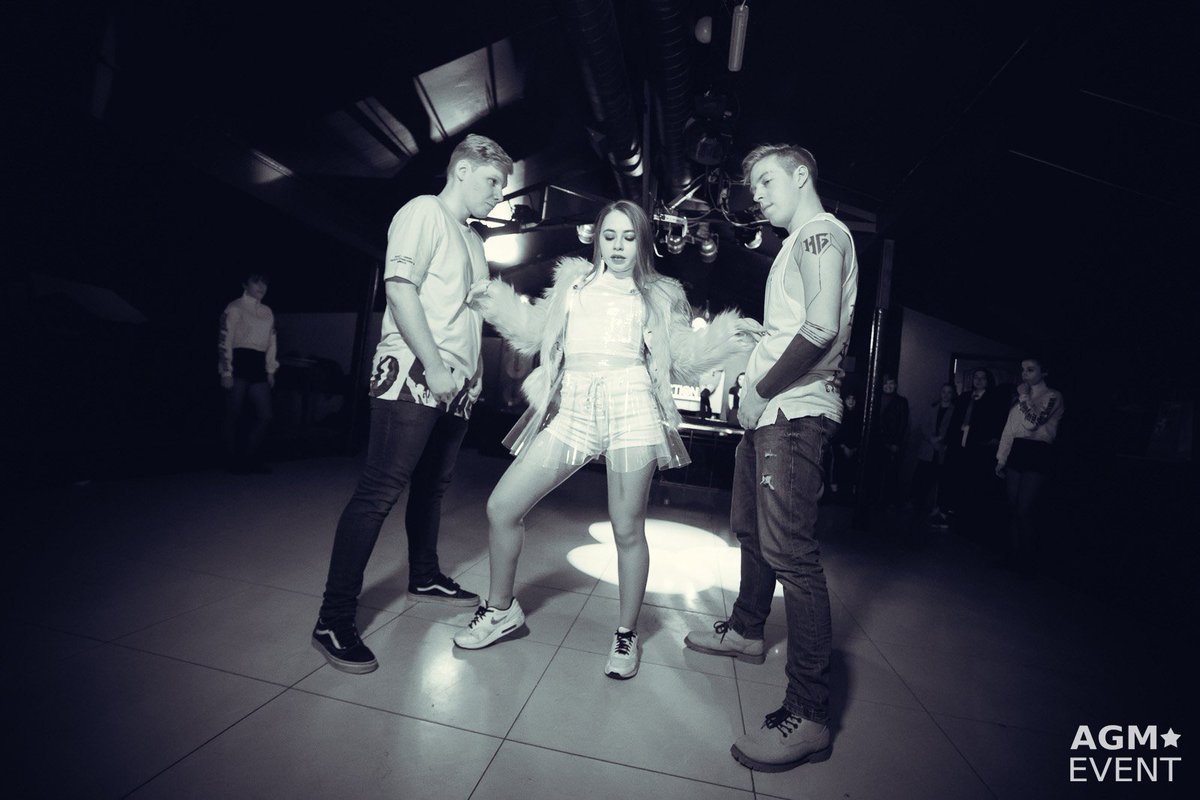 Azia_Mozga's tweet photo. А вот и долгожданные фото с пати подоспели! ヾ(o◕ω ◕)ノ
Делитесь с друзьями и не забывайте ставить хэштеги #agmEVENT #KOREAPARTY
https://t.co/BiP65HxYE6 https://t.co/joudMNWi4R
