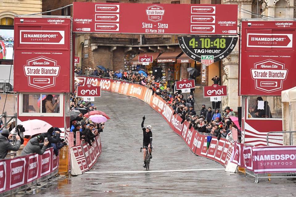 What a race! And it was worth the suffering. Crossed the finishline completely empty, but so proud on this one. And on my @boelsdolmansct teammates! Thanks a lot! #Epicday #StradeBianche2018