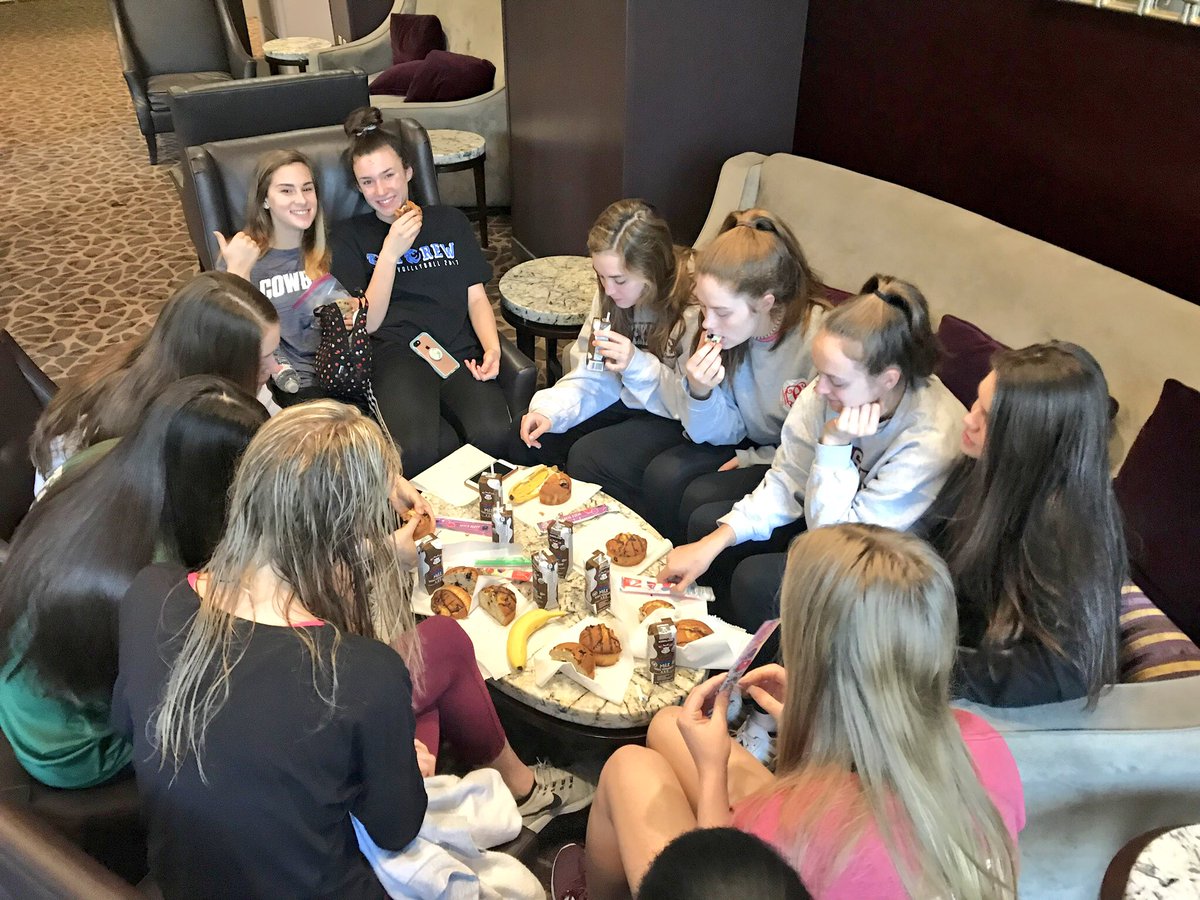 TXImg16ASICSBlk's tweet image. We seem to have answered a long time, burning question - How many volleyball players can you fit around a coffee table? This many! 🤓 #ImageSTRONG @tximg