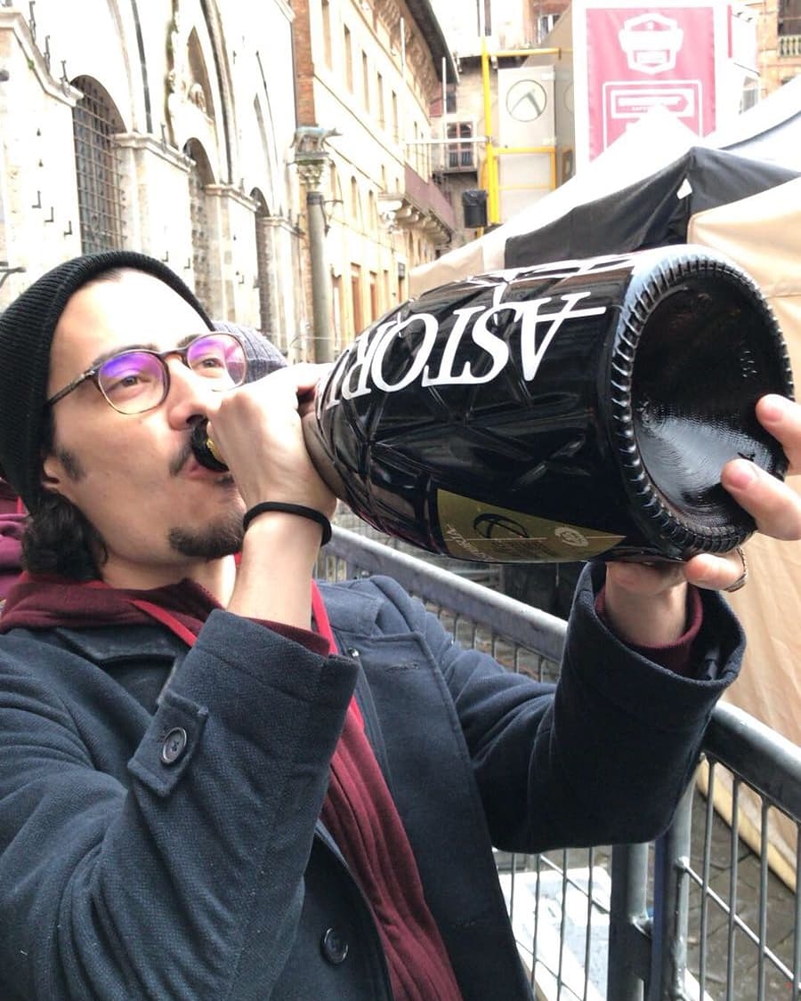 FLY_Holidays's tweet photo. In onore del nostro campione!🥇
Ci vediamo anche quest'anno al nostro #BikeClub #FlyFeeling per l'accoppiata @Il_Lombardia
-
#StradeBianche #Victory #Cycling #CyclingLife #CyclingPassion #CyclingFriend #TiesjBennot https://t.co/eHJC6zamad