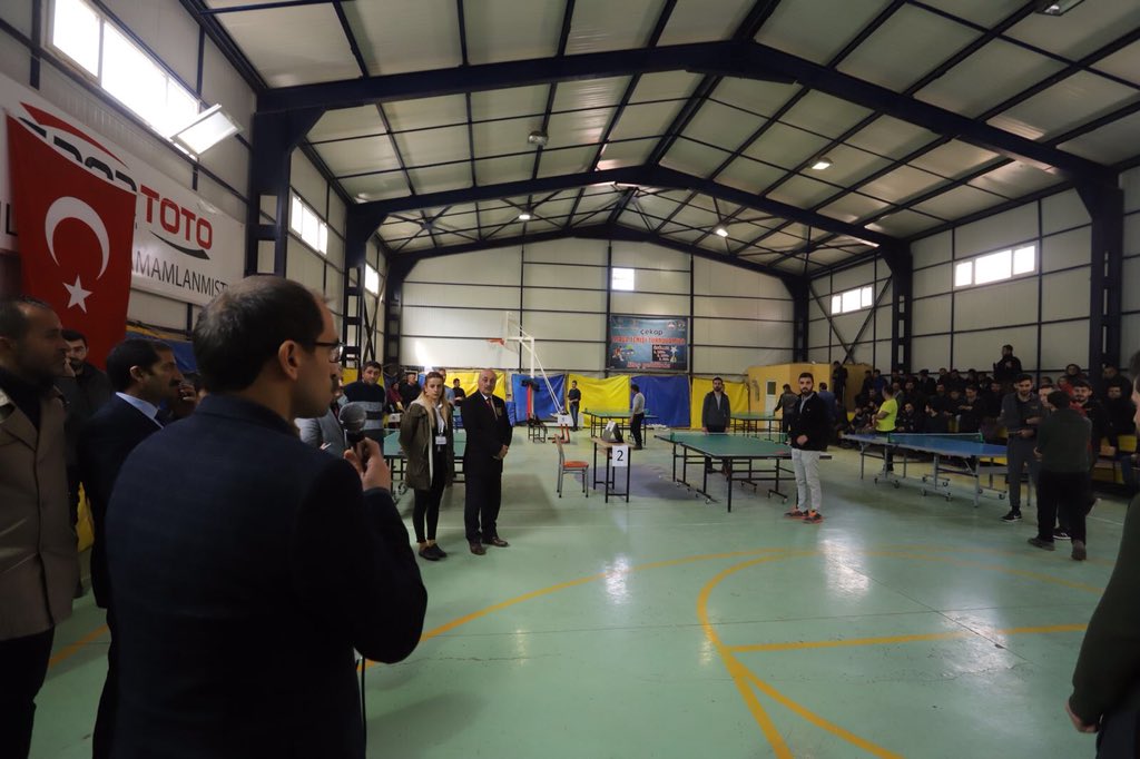 GSB_Hakkari's tweet photo. Çukurca Kaymakamlığımızca düzenlenen çekap proj kapsamında masa tenisi halk turnuvasına 72 kişinin katılımıyla İlk etapta birinci ve ikinci tur yapıldı. Çeyrek,Yarı Final ve Finale müs. yarın oynanacaktır. Emeği geçen herkese teşekkür ediyoruz @OA_Bak @farukozcelikgsb @mehbaykan https://t.co/1jZ4rc8QO4