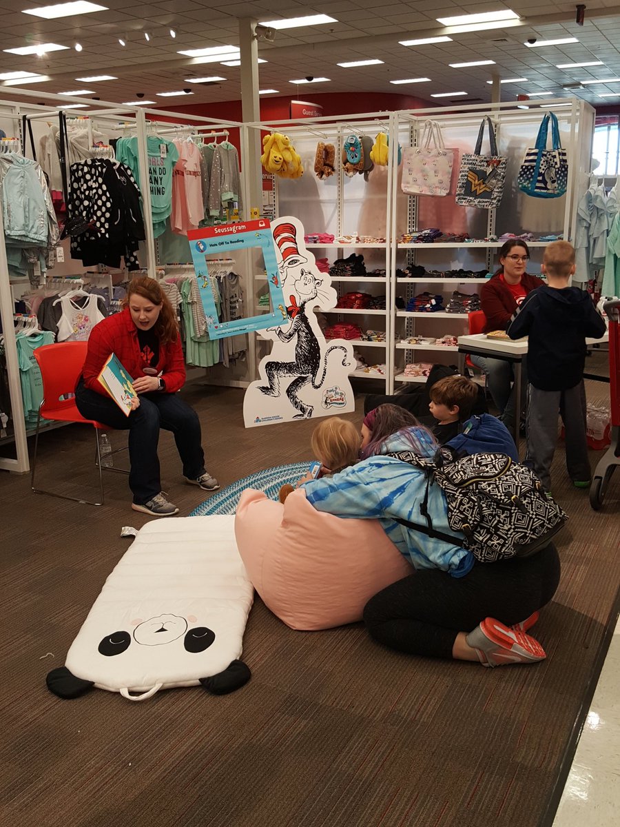 We love Dr seuss here at 1481! Come in and join us for some Dr Seuss fun this morning!!! <a href="/salamlazkani/">salamlazkani</a> @KarlieHHubbard <a href="/Neilussjfk/">Neil Crowley</a>