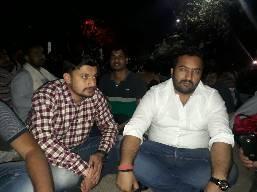 SanjaySingh____'s tweet photo. At This time also our shri @Fairoz_JK ji NP NSUI is also sitting with the ssc students against #sscscam https://t.co/w6blCzl7CU