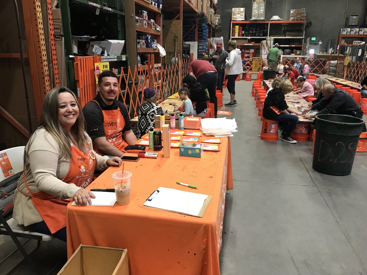 Wow!! The opening minutes (right at 9) of kids club and already rocking! Expecting around 250-300 kids and their families participating! Well done Judy and Steven for facilitating another outstanding event!#0404Rocks #D66PROUD #PMDpeopleFIRST