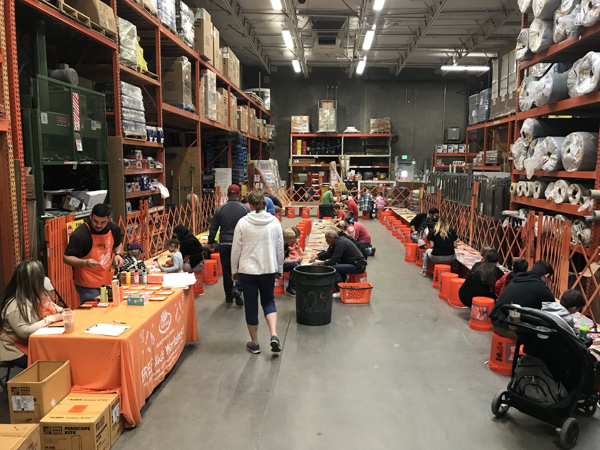 BobMisner1's tweet photo. Wow!! The opening minutes (right at 9) of kids club and already rocking! Expecting around 250-300 kids and their families participating! Well done Judy and Steven for facilitating another outstanding event!#0404Rocks #D66PROUD #PMDpeopleFIRST https://t.co/az2OEWM6wF