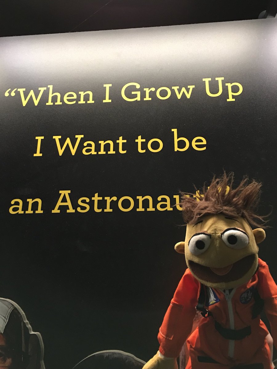 littlewaltercon's tweet photo. I’m so excited to be at the #airandspace museum @smithsonian #WashingtonDC #muppetsinspace https://t.co/1RGNDHMcUx