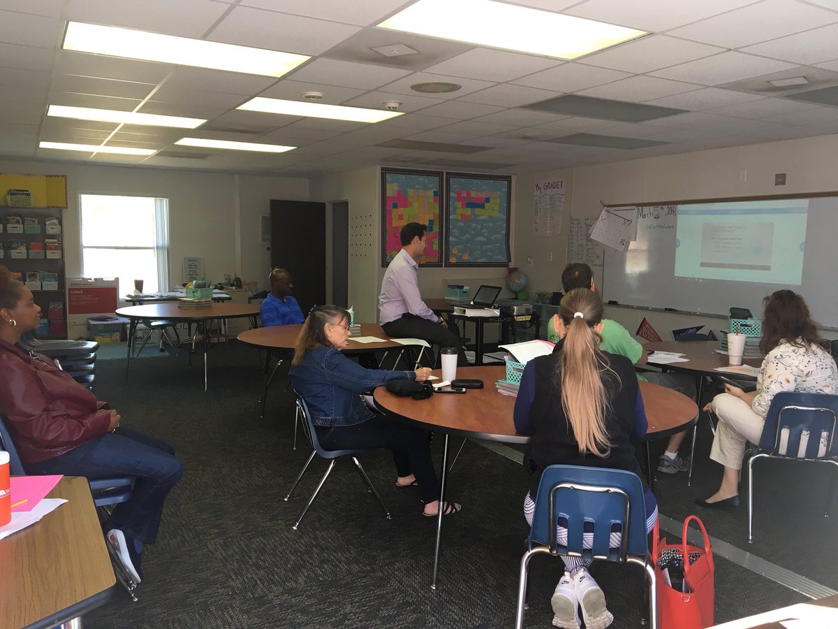 tampaheights305's tweet photo. More LMU (Lee Magnet University) learning! @LeeMagnetTampa @SDHCMagnet @HCPSCommunity https://t.co/bJ43I2SULw