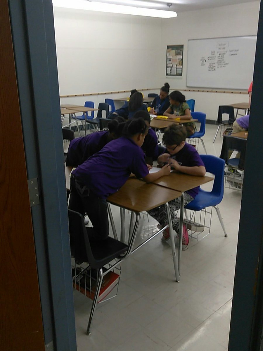 AhughesWilliams's tweet photo. 5th grade math team working it out 📝👍👍. #CenterSD #ce58 https://t.co/3TPzv7zlFM