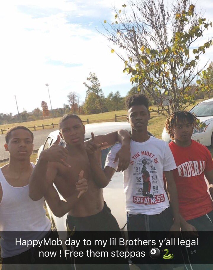 Free them steppas happy MoB day ! 💯 free redd dot and Bo! https://t.co/SirdAj1gLP